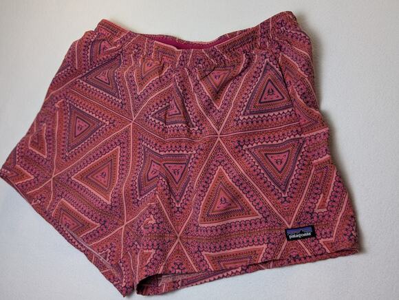 Patagonia Pants - Patagonia Shorts with Geometric Triangles Size Medium